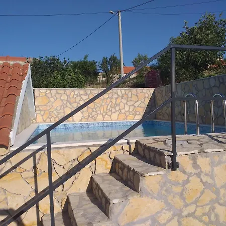 Feriehus House Milovic *