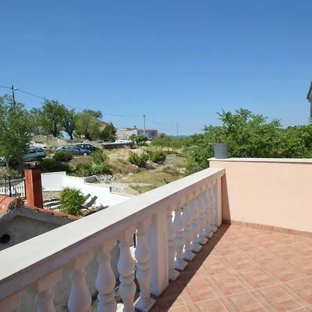 Feriehus House Milovic