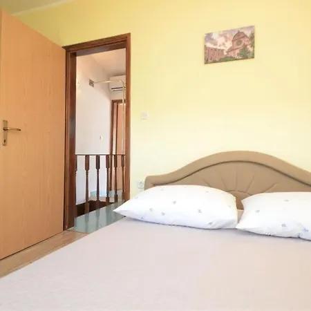 Feriehus House Milovic *