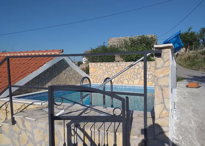 House Milovic בית נופש סקארדין