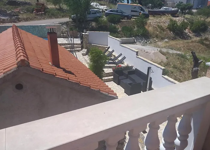 House Milovic בית נופש סקארדין