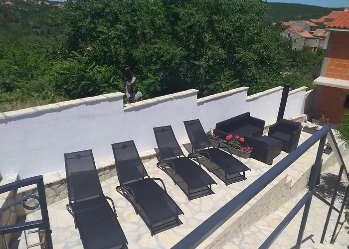 House Milovic בית נופש סקארדין