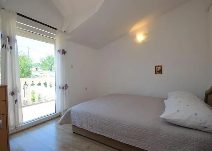 בית נופש House Milovic סקארדין