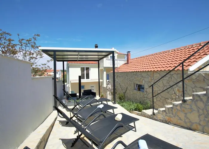 בית נופש House Milovic סקארדין