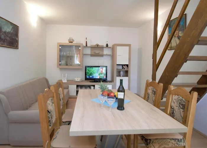 בית נופש House Milovic סקארדין